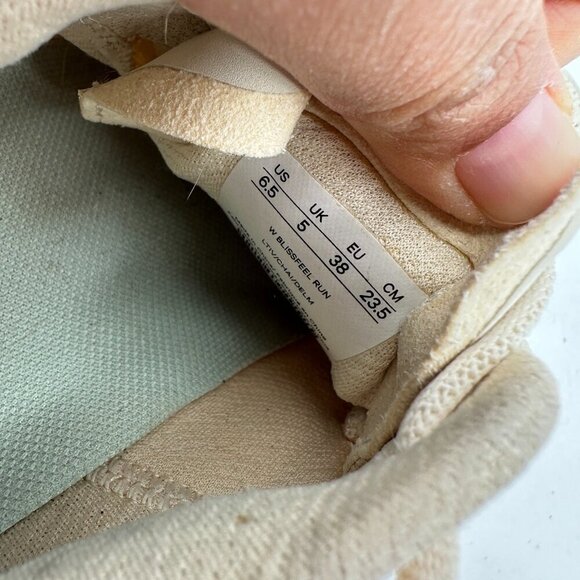 Lululemon Blissfeel Women Size 6.5 Cream Beige Purple Green Running Shoes - Picture 10 of 11